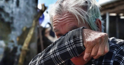 Người mẹ miền Trung khóc hết nước mắt vì nhà không còn