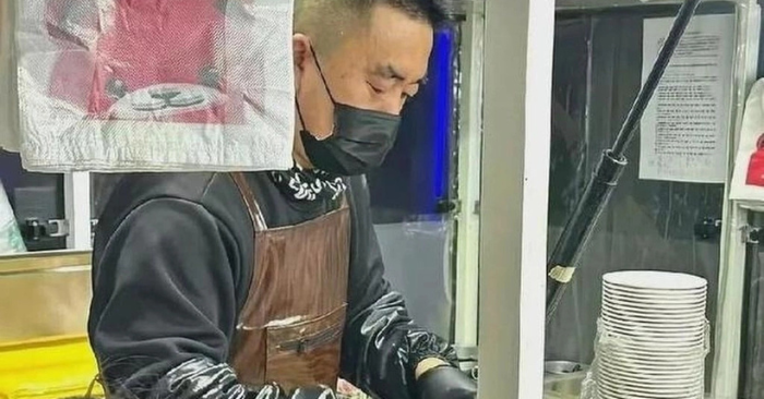 Bố đi 1.000 km mở quán ăn vì con gái