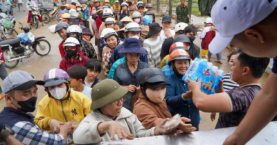 Thiếu nước sạch sau lũ ở Đăk Lăk