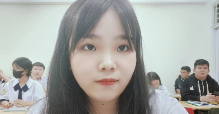 Người mẹ 27 tuổi trở lại học lớp 10