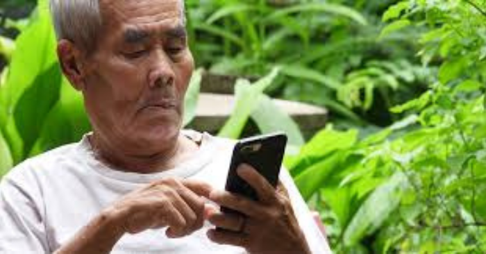 Bố chồng mê mua online khiến gia đình lao đao