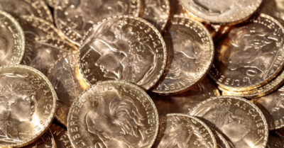 Phát hiện vàng khi đào bể bơi: Kho báu 800.000 USD thuộc về chủ nhà Pháp