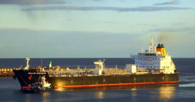 Cướp biển Somalia đổ bộ tàu dầu Hellas Aphrodite sau loạt súng chống tăng