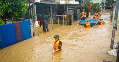 Mưa to đến rất to từ Hà Tĩnh đến Quảng Ngãi, cảnh báo lũ và gió mạnh trên biển