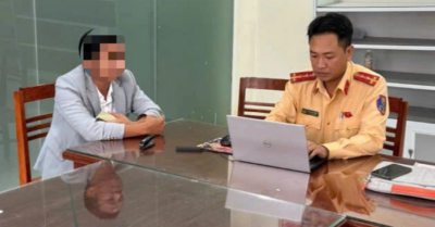 Tài xế “dính cồn” lùi xe né chốt CSGT, lao thẳng xuống ruộng ở Thái Nguyên