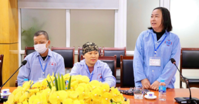 Nữ giáo viên mắc ung thư bật khóc trong lễ tri ân 20/11 tại Bệnh viện K