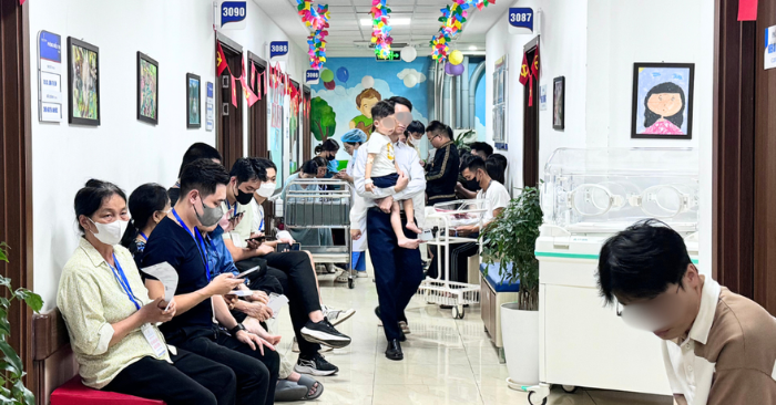 Trẻ nhập viện tăng đột biến vì bệnh hô hấp ở Hà Nội