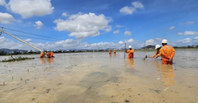 Hơn 1,2 triệu khách hàng được cấp điện trở lại sau bão số 13