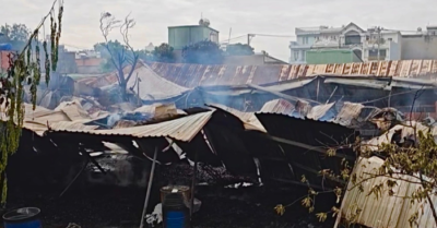 Nhà xưởng bốc cháy ở TPHCM, thiệt hại tài sản lớn