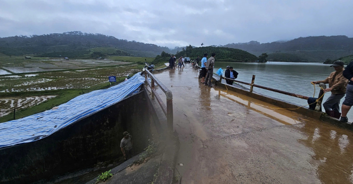 Rò rỉ thân đập hồ Cay An, nguy cơ vỡ hồ buộc sơ tán gấp