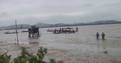Cảnh báo nguy hiểm khi đánh bắt mùa gió đông bắc: Một ngư dân mất tích trên sông Gianh