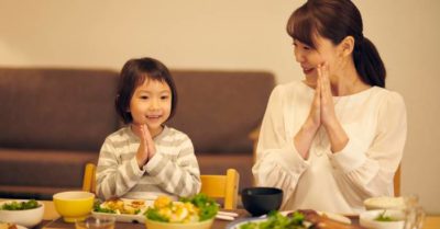 Vì sao biết ơn lại giúp con người hạnh phúc hơn? Khoa học và tâm linh đều đưa ra cùng một đáp án