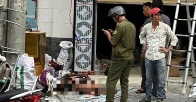 Nam công nhân bị điện giật khi thi công bảng hiệu ở TPHCM