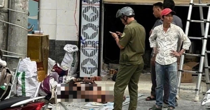 Nam công nhân bị điện giật khi thi công bảng hiệu ở TPHCM