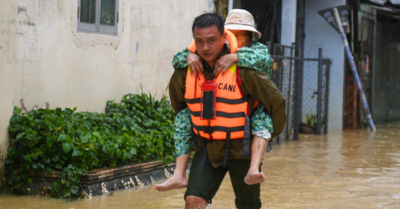 Khánh Hòa oằn mình trong lũ lịch sử, bộ đội cấp tốc giải cứu