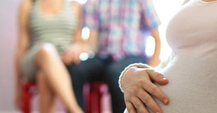 Lừa mang thai hộ