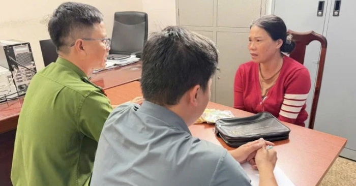 cướp giật túi xách của cụ ông bán vé số