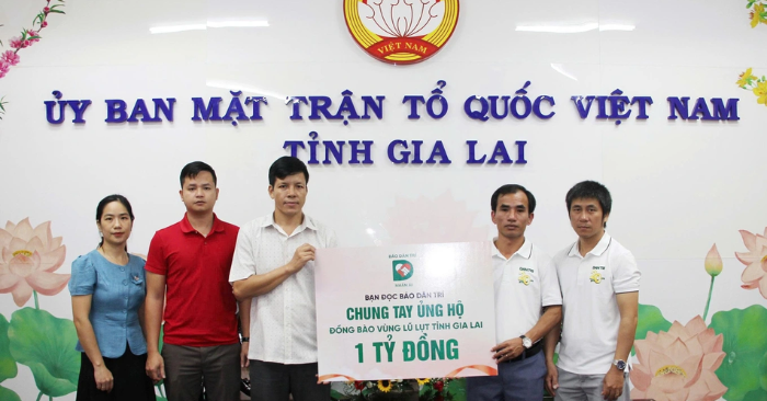Báo Dân trí trao nóng 1 tỷ đồng hỗ trợ người dân vùng lũ Gia Lai