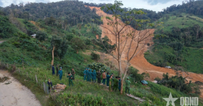 Bộ đội Đà Nẵng huy động hơn 100 người tìm kiếm 3 nạn nhân mất tích tại Hùng Sơn