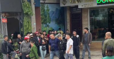 Thanh niên giật dây chuyền tại tiệm vàng ở Thái Nguyên, bị người dân vây bắt