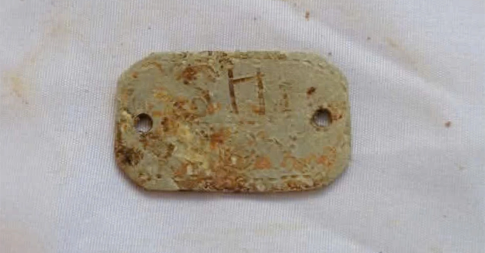 Tìm thấy hài cốt liệt sĩ cùng tấm biển khắc mã “sh 1-99x” ở Khe Sanh