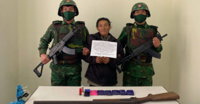 Mang súng vận chuyển 1.200 viên ma túy tổng hợp qua biên giới