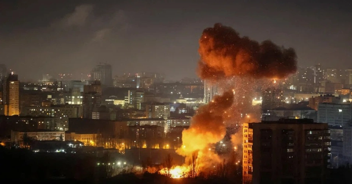 Nga Ukraine ồ ạt không kích đáp trả nhau