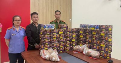 Vận chuyển hơn 1 tạ pháo nổ trên xe khách