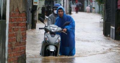 Sinh viên bị ảnh hưởng mưa lũ có thể được hoãn, giảm học phí