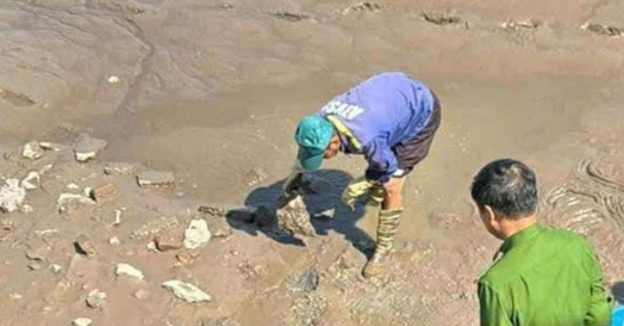 phát hiện hài cốt dưới ao cá