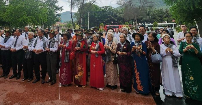 Người có công được TPHCM hỗ trợ điều dưỡng bằng máy bay, nghỉ khách sạn 2 triệu đồng/ngày