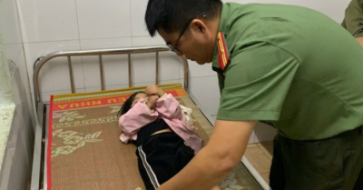 Công an Đắk Lắk băng rừng, vượt bão Kalmaegi 45km cứu bé gái 3 tuổi