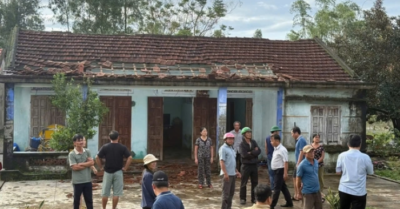 Đà Nẵng: 77 ngôi nhà tốc mái, cây xanh gãy đổ do bão số 13 tàn phá