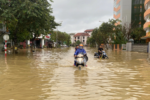 Lũ dâng cao lần 3, Huế tiếp tục ngập lụt và sạt lở