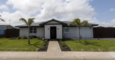 Elon Musk bán hết nhà, sống trong căn hộ mini 50.000 USD