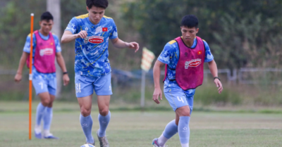 Tuyển Việt Nam tập buổi đầu tiên tại Lào, sẵn sàng cho trận lượt về vòng loại Asian Cup