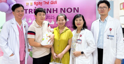 97 ngày giành sự sống cho bé sinh non chỉ nặng 640 gram
