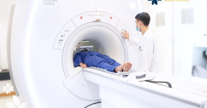 Về nước khám bệnh, phát hiện ung thư kín