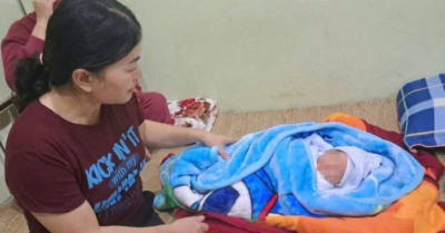 Bé gái sơ sinh bị bỏ rơi trước cổng nhà dân lúc rạng sáng