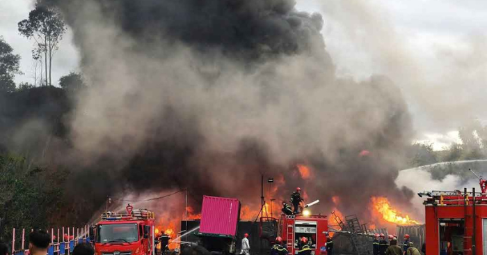 Cháy lớn kho hàng ở Đà Nẵng