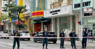 Cảnh sát xuất hiện tại tiệm vàng Thanh Hóa