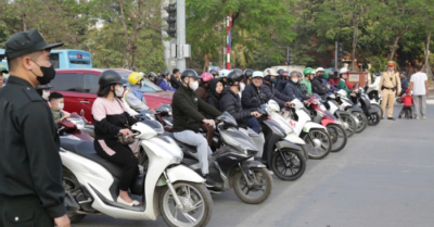 Chuyển đổi xe điện ở Hà Nội: Giao thông công cộng là điều kiện tiên quyết