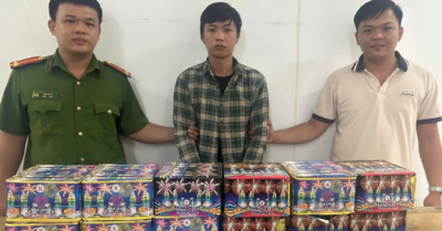 Buôn pháo nổ qua mạng xã hội dịp cận Tết, 2 người bị xử lý tại TPHCM