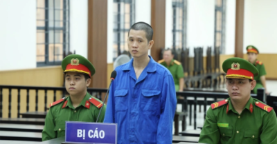 Khách thuê phòng trèo từ khách sạn sang cửa hàng trộm 66 iPhone