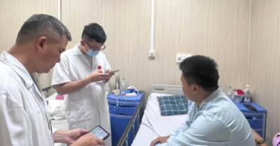 Nam thanh niên 19 tuổi suy thận nặng sau khi thử hút vape tại nhà bạn