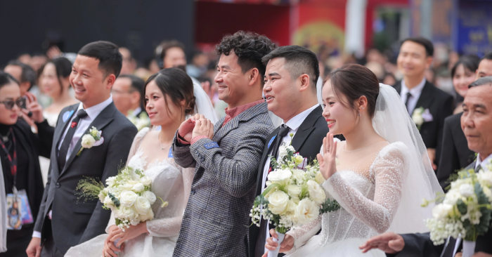 Đám cưới 80 cặp đôi ở Hồ Gươm: NSND Xuân Bắc làm chủ hôn và khuấy động lễ hội
