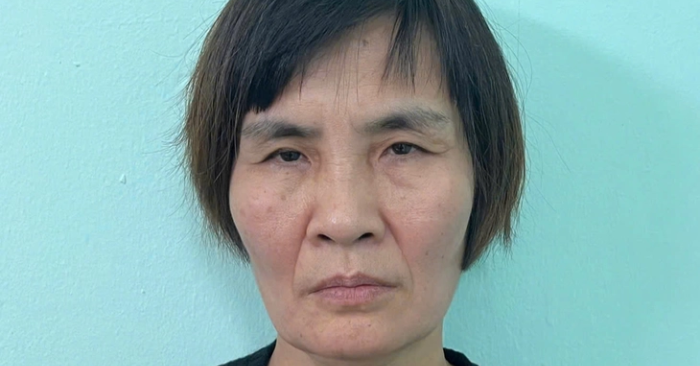 Bắt nữ sinh quỳ xin mới trả gói hàng, nghi phạm bị công an Hà Nội tạm giữ