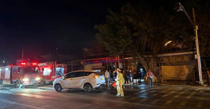 Cháy cửa hàng điện nước