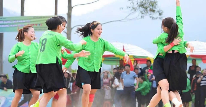 hoa khôi bóng đá vùng cao