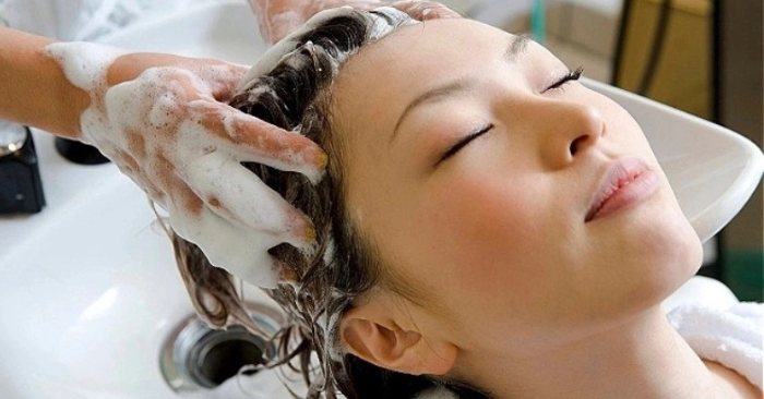 4 thời điểm không nên gội đầu